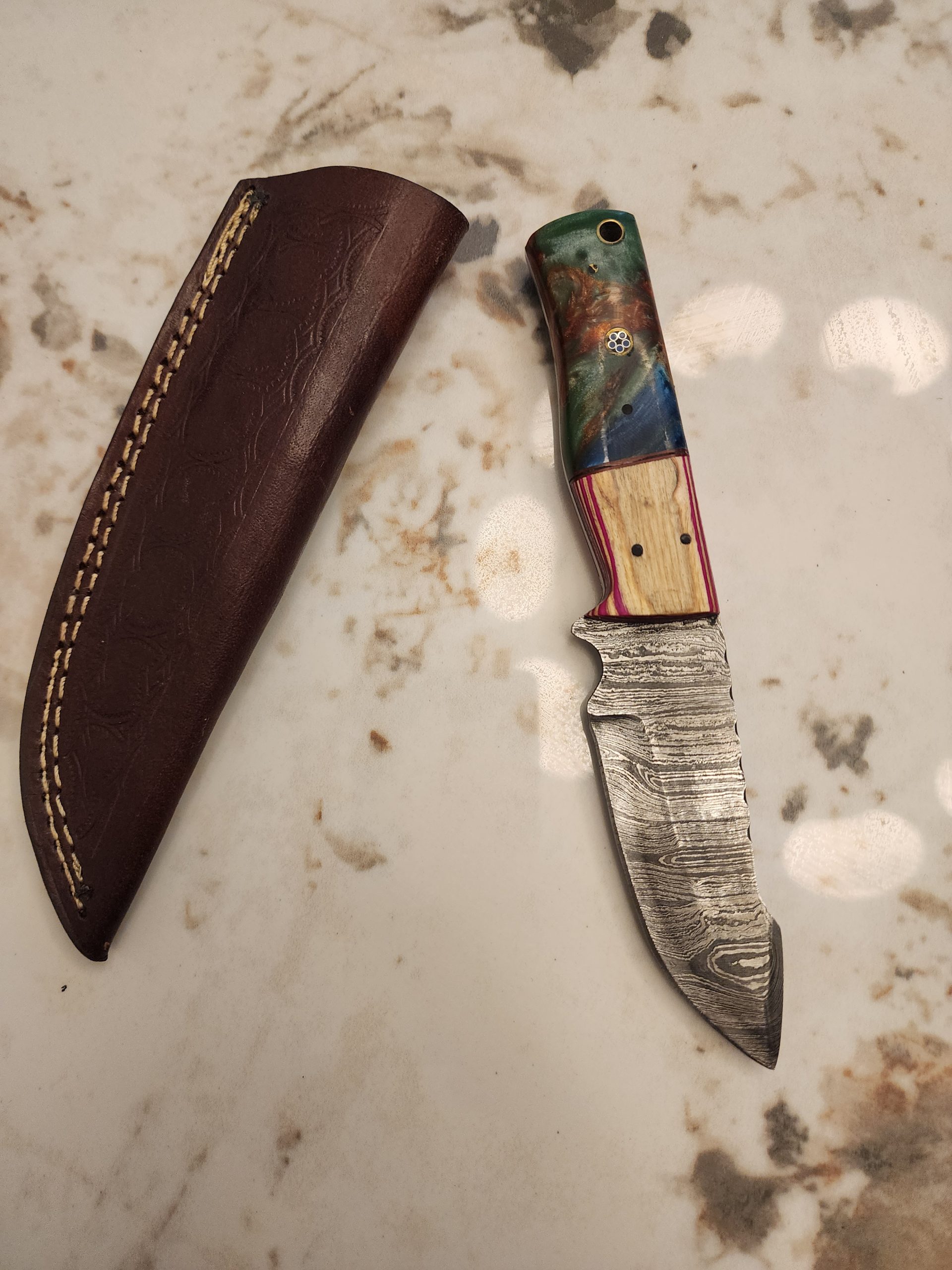 Premium Handmade Damascus Steel Knife (8 inches long) <br><br>